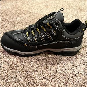 Men’s Steel-toed Work Shoes. NWB